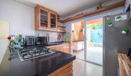 Casa com 3 Quartos(1 Suíte) à venda, 106 m² por R$ 720.000 - Condomínio Modernita II - Granja Viana - Cotia - SP