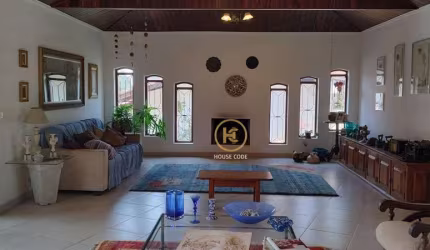 Casa térrea estilo rústico, no Condomínio Granja Caiapiá Cotia SP