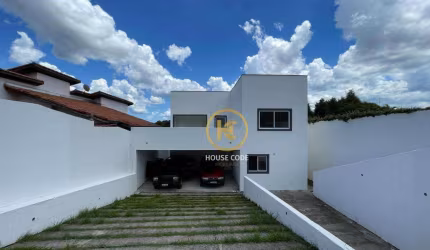 Incrível Casa com 480m², 4 Quartos e Energia Solar em Condomínio