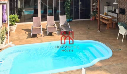 Casa com 4 dormitórios à venda, 150 m² por R$ 2.500.000,00 - Canasvieiras - Florianópolis/SC