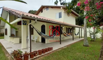 Casa com 6 dormitórios para alugar, 200 m² por R$ 7.700,00/ano - Ingleses - Florianópolis/SC