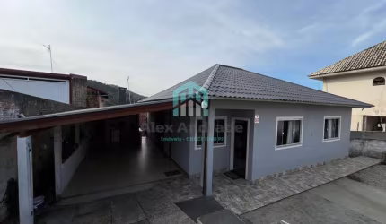 Casa em Fundos  -  Biguaçu