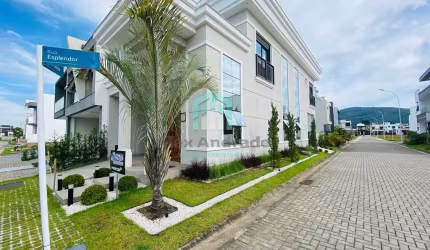 Casa em Condomínio em Bairro Deltaville - Biguaçu, SC