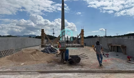 Casa Geminada à Venda em São José - 3 Dormitórios