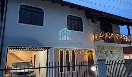 Casa à Venda em Biguaçu, 3 Quartos, 194m², Praia João Rosa