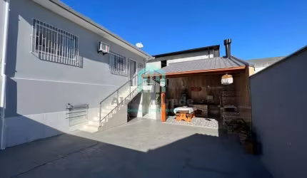 Casa à Venda em Serraria, São José: 3 Quartos, 150m², R$750mil