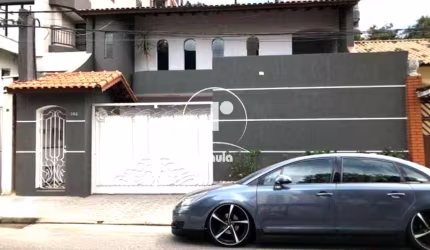 Sobrado para locação com 402m², 3 suítes, 5 banheiros, 8 vagas, na Vila Valparaiso, Santo André/SP.