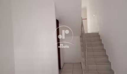 Sobrado para locação com 110m², 3 dormitórios, 3 banheiros, 2 vagas, no Bairro Jardim Las Vegas.