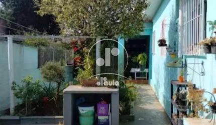 Vila Cecíla Maria. Terreno plano com casa antiga e habitável no local.