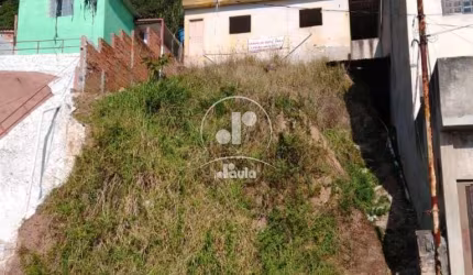Terreno aclive de 250m² próximo ao ponto final da linha Jardim Vila Rica