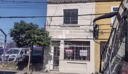 Excelente Sobrado Comercial à Venda no Centro de São Caetano do Sul - 6 Salas, 3 Banheiros, 142m² de Área!