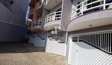 Sobrado em condominio fechado no Baeta Neves, SBC, 160m², 3 Dormitório1 Suítes, 3 Vagas. Cozinha planejada, sacada no quarto e na sala. Churrasqueira