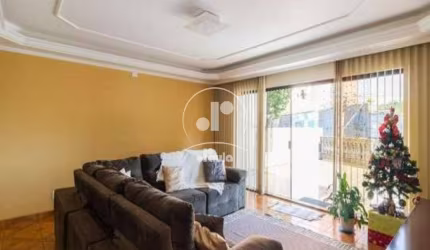 Sobrado de Luxo à Venda em Santo André - Vila Valparaíso: 3 Quartos, 1 Suíte, 2 Salas, 3 Banheiros, 4 Vagas de Garagem, 278m².