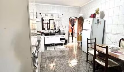 Sobrado com 178,00 m² de área construída e 200,00 m² de terreno 5x40. Vila Tibiriçá Santo André
