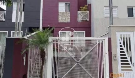 Imperdível sobrado à venda em Santo André-SP, Vila Scarpelli! 3 quartos, 1 suíte, 2 salas, 4 banheiros, 4 vagas de garagem e 203m².