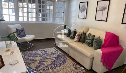Vila Sczrpelli. Sobrado com 4 amplos quartos, sendo 1 suíte, 208m2, sala cozinha ampla, área gourmet, 5 banheiros total, 3 vagas garagem.