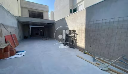 Vila Pires. Sobrado 171m2, 3 dormitórios, sendo 2 suítes, Sala Estar e Jantar, pé direito duplo. Mezanino, ampla área descoberta para lazer, 4 vagas.