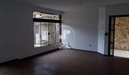 Sobrado a venda com 289m², 3 dormitórios, 1 suíte, 4 banheiros, 9 vagas, na Vila Pires, Santo André/SP.
