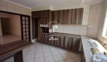 Duas residências , 1 casa , 3 quartos sendo um suíte, 2 vagas 2 casa, 1 quarto , sala , cozinha , Vila Pires .