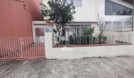 Sobrado à venda em Utinga, próximo ao Parque Pignatari, 3 Dormitórios, 1 Suíte, 4 vagas, Santo André