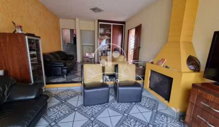 Imperdível Sobrado à Venda na Vila Mazzei, Santo André-SP: 3 Quartos, 3 Suítes, 1 Sala, 5 Banheiros, 3 Vagas, 258m²!