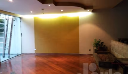 Sobrado de 322m² à venda em Santo André!! com 4 quartos, 3 suítes, 1 sala, 6 banheiros, e 4 vagas de garagem