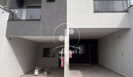 Vila Francisco Matarazzo. Sobrado com 105m2, 3 dormitórios, sendo 1 suíte, lavabo, 2 vagas de garagem.