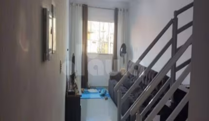 Sobrado à venda na Vila Francisco Matarazzo em Santo André-SP: 3 quartos, 1 suíte, 1 sala, 4 banheiros, 4 vagas na garagem, 209 m².