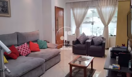 Vila Floresta sobrado com 3 dormitórios suíte 2 vagas, corredor lateral e espaçoso quintal.