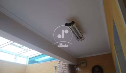 Sobrado de 200m² à venda na Vila Floresta, Santo André-SP: 3 quartos, 1 suíte, 1 sala, 3 banheiros e 2 vagas.Venha conferir!