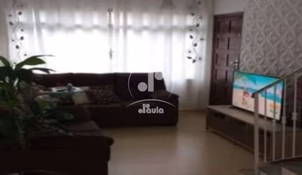 Sobrado à venda na Vila Eldízia, Santo André-SP: 3 quartos, 2 suítes, 1 vaga de garagem e 200m² de área.