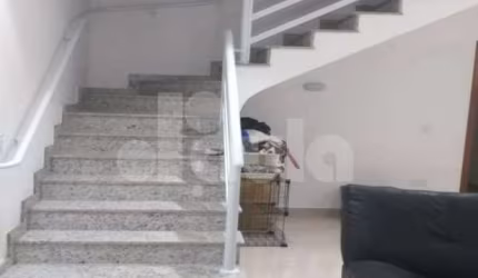 Sobrado com 298 m² de área construída e 140 m² de terreno , sendo 4x35 .