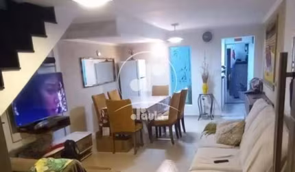 Sobrado à Venda em Santo André-SP, na Vila Camilópolis! 2 quartos, 1 suíte, 1 sala, 3 banheiros, 1 vaga, 150m². Venha conferir!