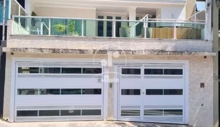 Sobrado de Luxo na Vila Assunção: 3 Quartos, 2 Suítes, 3 Salas, 5 Banheiros, 3 Vagas - 210,00 m² - Santo André-SP