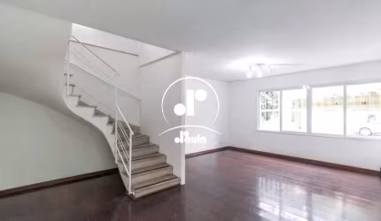 Imperdível Sobrado à Venda na Vila Alpina, Santo André-SP: 5 Quartos, 1 Suíte, 2 Salas, 4 Banheiros, 4 Vagas, 262 m²!
