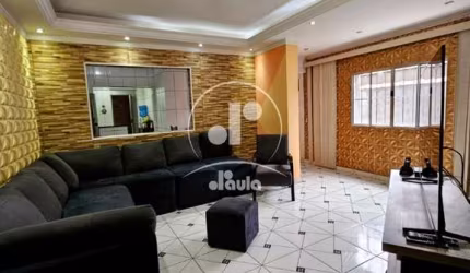 Sobrado de 222m² à Venda em Santo André-SP, Parque Novo Oratório: 3 Quartos, 1 Suíte, 2 Salas, 3 Banheiros e 2 Vagas
