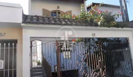 Sobrado à venda em Santo André-SP, Jardim Teles de Menezes: 3 quartos, 1 suíte, 1 sala, 4 banheiros, 3 vagas, 230m².