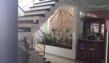 Sobrado 200m², 3 Suítes, 2 Vagas, Àrea gourmet, Edícula no Jardim Stella, Santo Andre