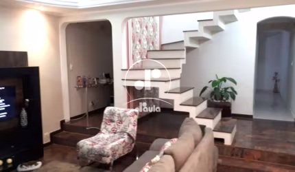 Oportunidade Imperdível: Sobrado de 3 quartos com suíte e 3 vagas no Jardim Santo André - Santo André-SP. Confira!