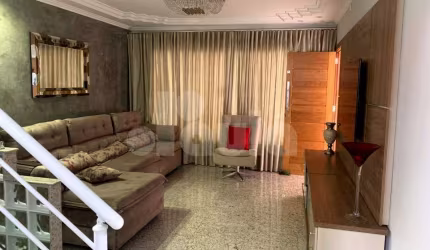 Jardim Oriental. Sobrado com 238m2. Reformado, 3 banheiros, quintal e 4 vagas de garagem.dormitórios,