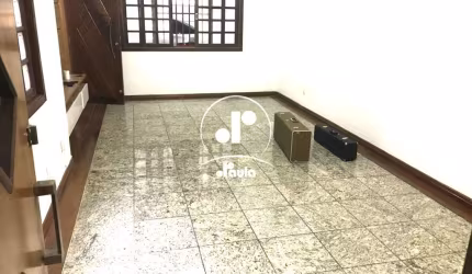 Oportunidade Única: Sobrado à Venda em Santo André-SP, Jardim Las Vegas! 2 Quartos, 1 Sala, 2 Banheiros, 2 Vagas de Garagem.