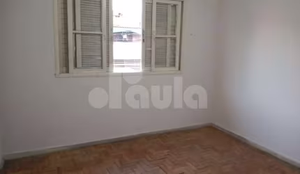 Sobrado à venda em Santo André-SP, bairro Jardim Cristiane: 2 quartos, 1 sala, 2 banheiros, 2 vagas de garagem!