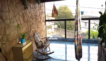 Espetacular Sobrado de 276m² à Venda em Santo André: 4 Quartos, 1 Suíte, 1 Sala, 3 Banheiros e 3 Vagas