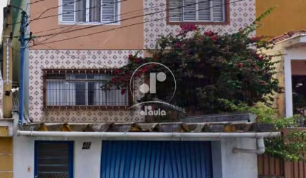 Sobrado à venda em Santo André-SP, bairro Campestre: 3 quartos, 1 sala, 3 banheiros, 2 vagas de garagem, 261m². Venha conferir!