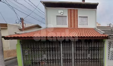 Sobrado à venda em Santo André-SP, bairro Campestre: 3 quartos, 1 suíte, 2 salas, 2 banheiros, 2 vagas de garagem, 128m²!