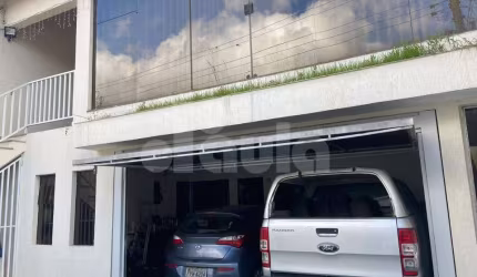 Jardim Anchieta, Mauá. Sobrado com 400m2. 3 dormitórios, sendo 1 suíte, 4 banheiros e 5 vagas.