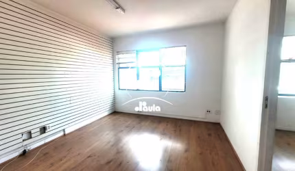 Sala à venda em Santo André-SP, Jardim Bela Vista: 1 sala, 1 banheiro, 1 vaga, 33,00m² de área. Aproveite!