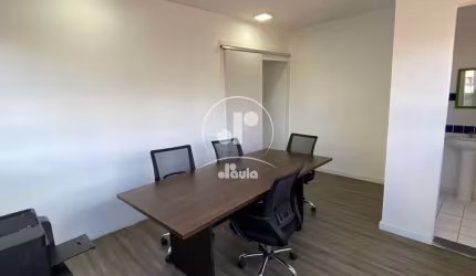 Oportunidade única: Sala comercial à venda no Centro de Santo André-SP, com 1 vaga de garagem e 48,81 m² de área.