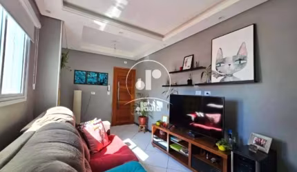 Cobertura 95m² à venda Jardim Bela Vista, 2 dormitórios, 1 suíte, 1 vaga de garagem e escada interna.