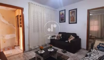 Imperdível oportunidade: Casa à venda em São Bernardo do Campo-SP, no bairro Baeta Neves, com 2 quartos, 2 salas, 1 banheiro, 2 vagas de garagem e 146,00 m² de área.